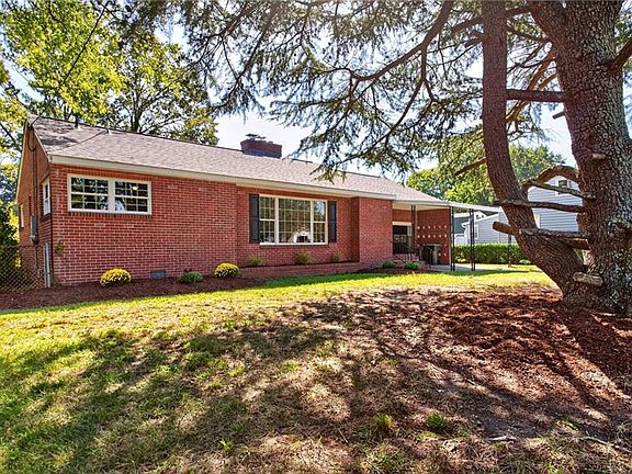 3rd image of 146 Cambridge Pl