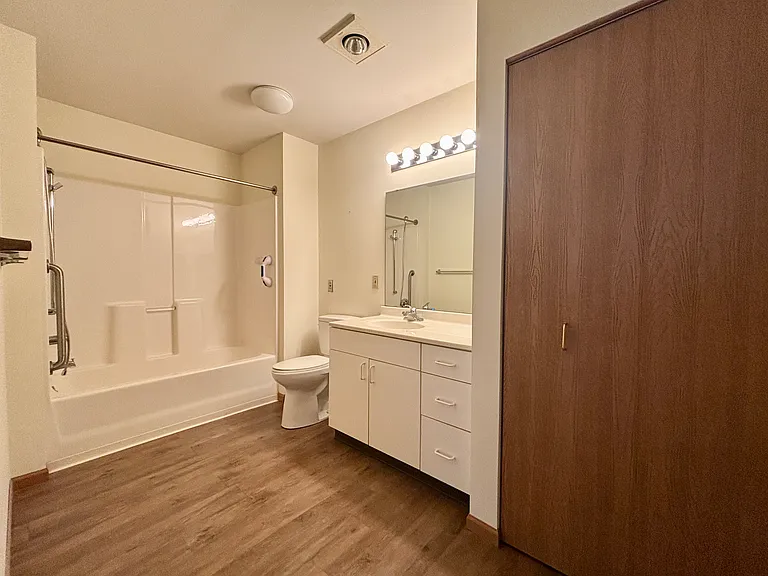 1048 Enterprise Dr #206 — Photo 6