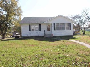 211 E Clay St, Smithton, MO 65350