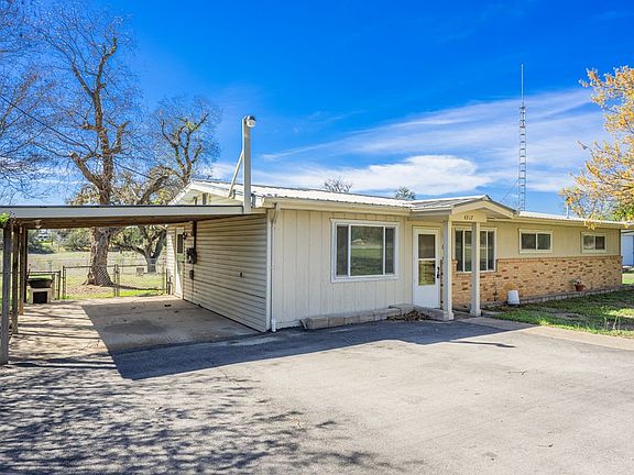 3rd image of 4317 State Highway 173 N