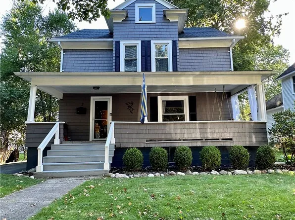 2 Platt Ave, Le Roy, NY 14482
