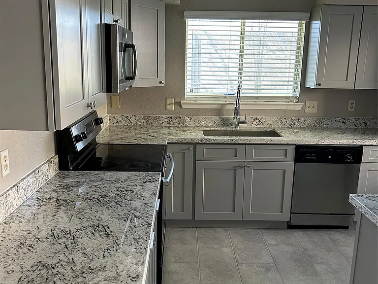 3306 Boxelder Dr — Photo 3