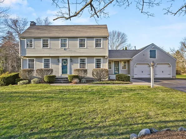 4 Longview Dr, Chelmsford, MA 01824