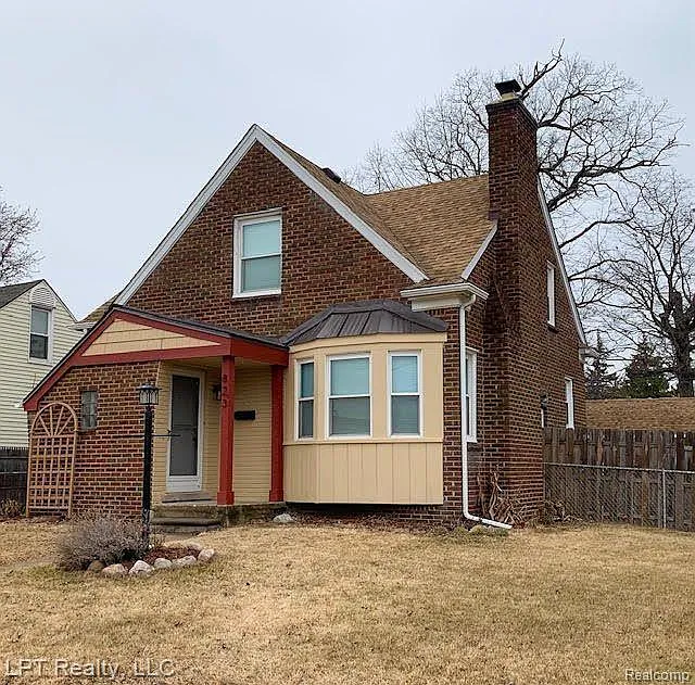 823 E Pearl Ave photo 1