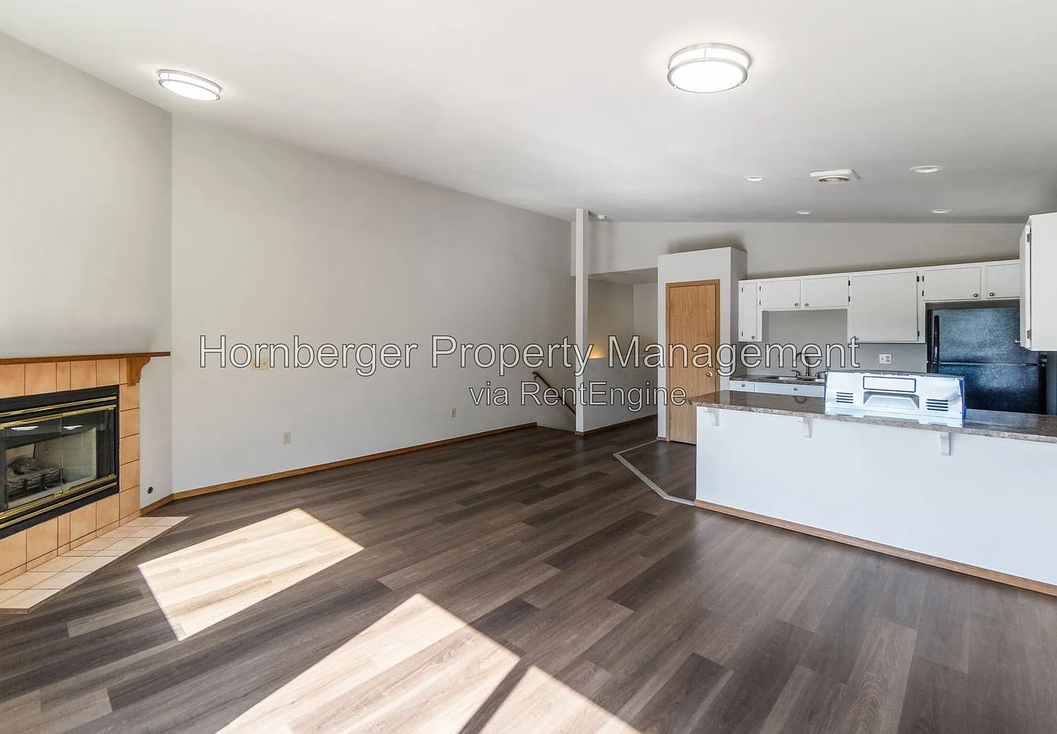 3 bed, 2.0 bath, 1939 sqft, $1,895 — Photo 4