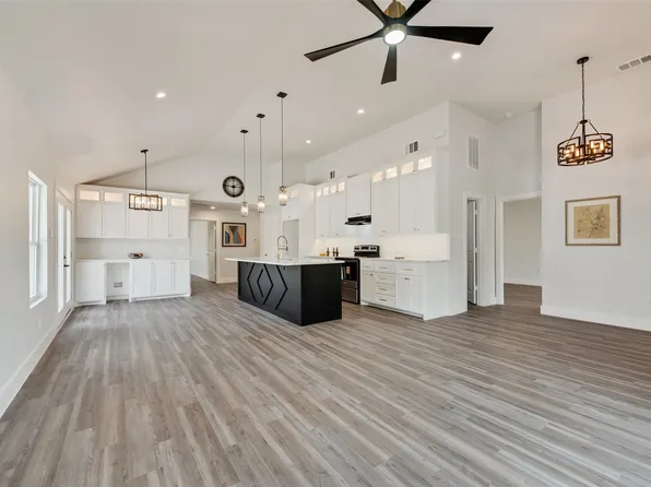 2418 Lyola St, Dallas, TX 75241