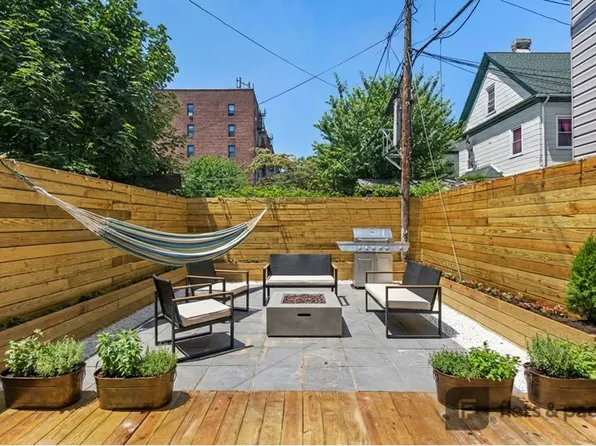 560 Rogers Avenue image 1 of 17