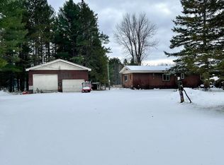 W8499 Merriman West Rd, Iron Mountain, MI 49801
