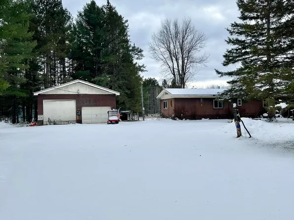 W8499 Merriman West Rd, Iron Mountain, MI 49801