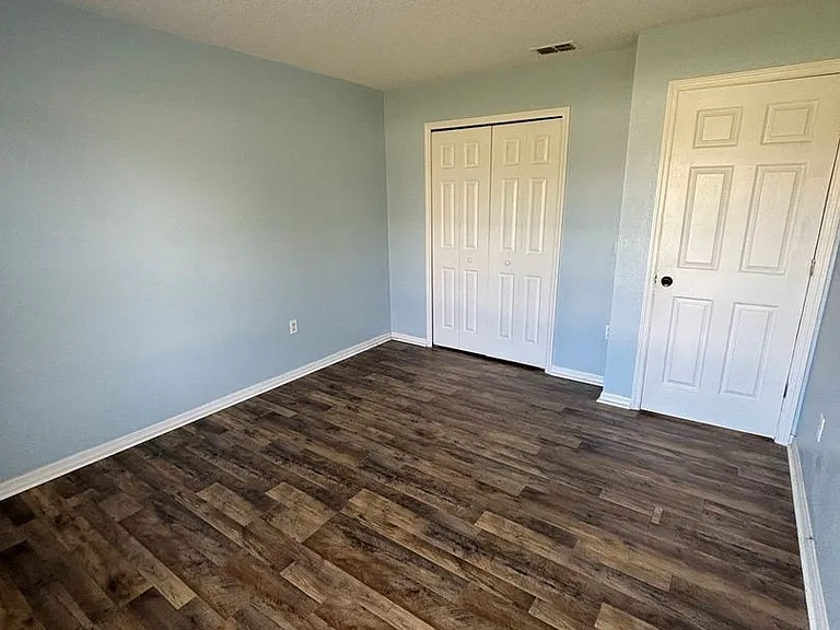 1001 Eiffel Ln — Photo 15