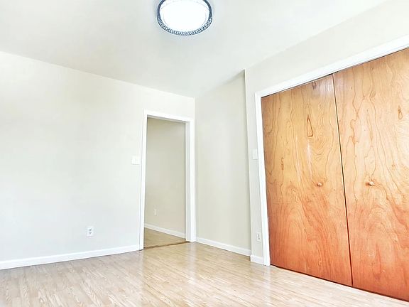 4th image of 2272 28th St Floor 2