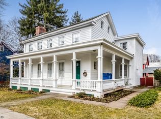 27 5th St, Frenchtown, NJ 08825