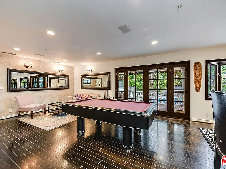 4063 Benedict Canyon Dr — Photo 15