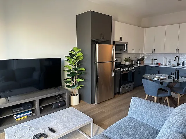 3204 N Clifton Ave — Photo 10