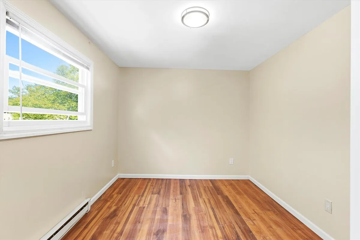 3 bed, 1700 sqft, $2,600 — Photo 2