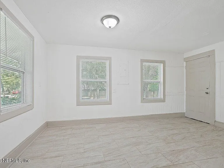 3058 Rosselle St — Photo 18