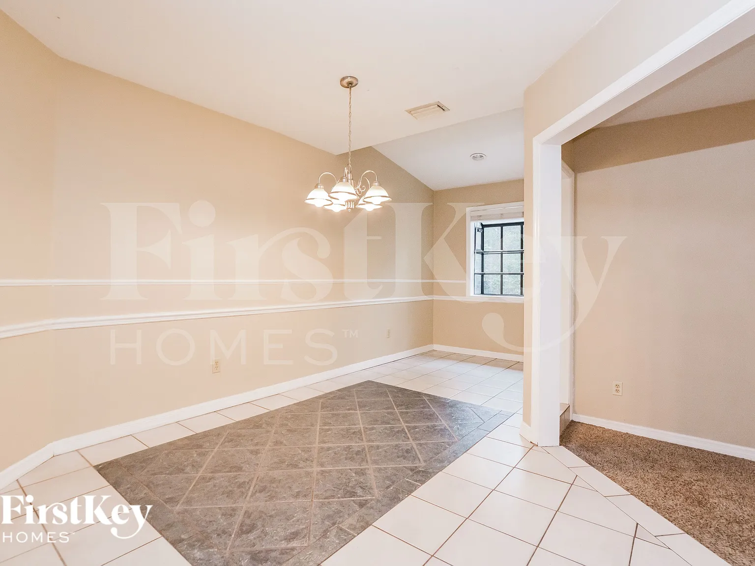 4 bed, 2.0 bath, 3030 sqft, $3,470 — Photo 4