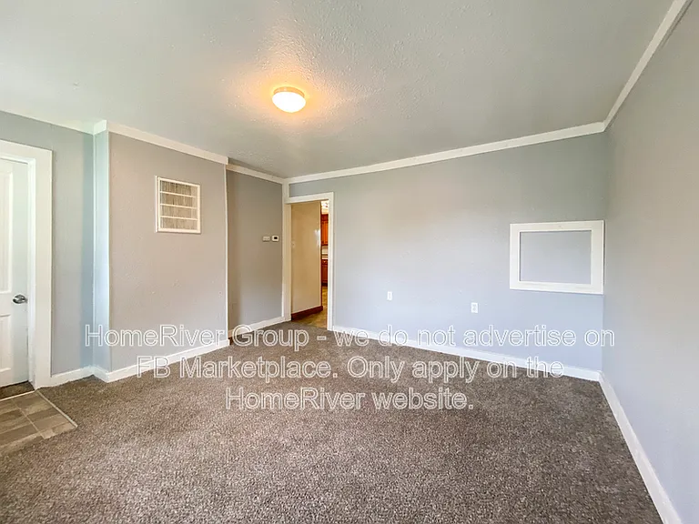 2304 Walnut St — Photo 3
