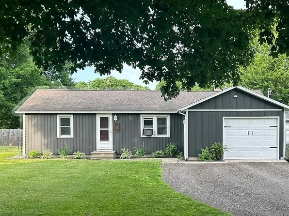 312 N Cedar St, Schoolcraft, MI 49087