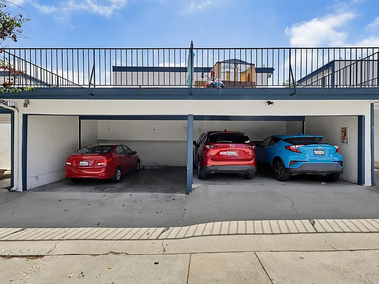 3650 Newton — Photo 8