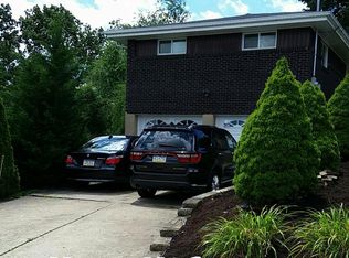 961 Chetopa St, Pittsburgh, PA