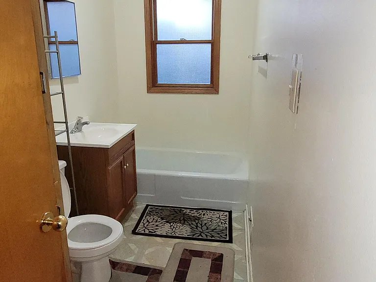 315 N Irving St — Photo 4