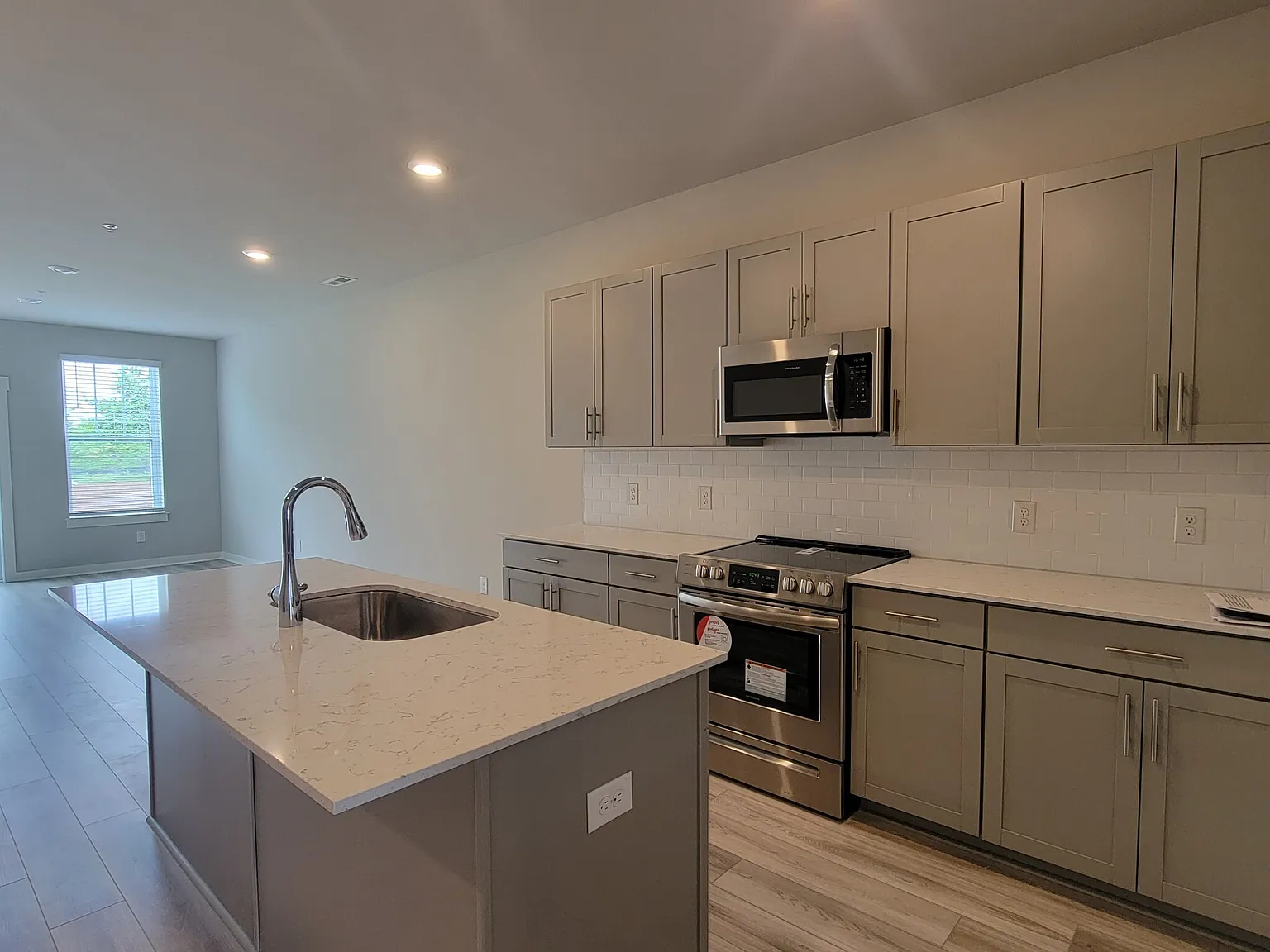 382 Casper Drive - 1 — Photo 3