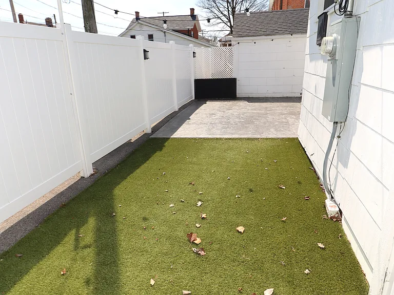 120 S Court St — Photo 45