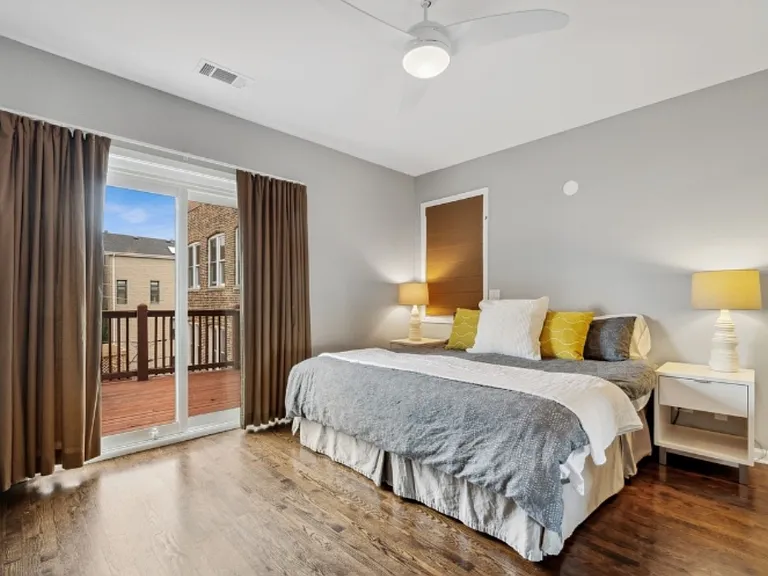 1103 N Paulina St #3 — Photo 6