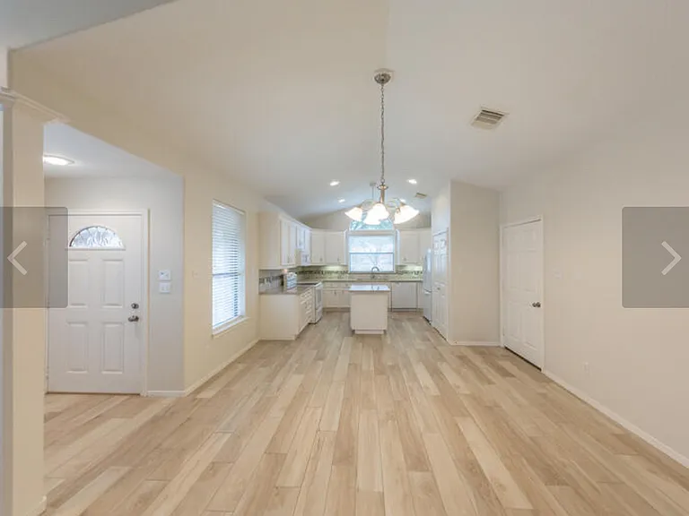 125 Live Oak Ln — Photo 7