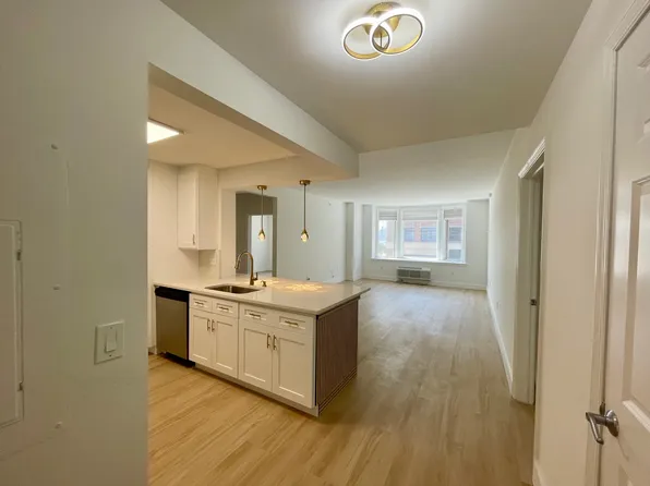 2101 City Place image 4 of 37