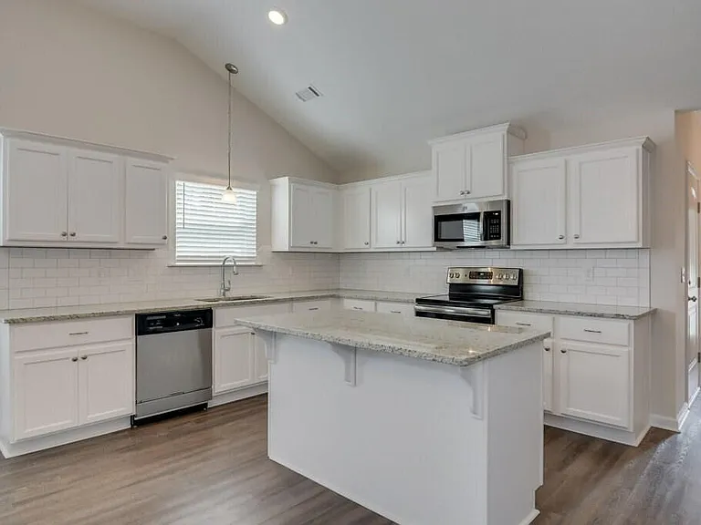 427 Amesbury Dr — Photo 24