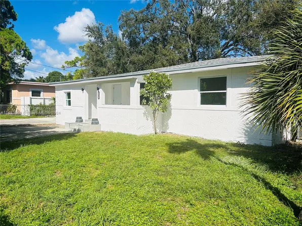 2285 NW 102nd St, Miami, FL 33147
