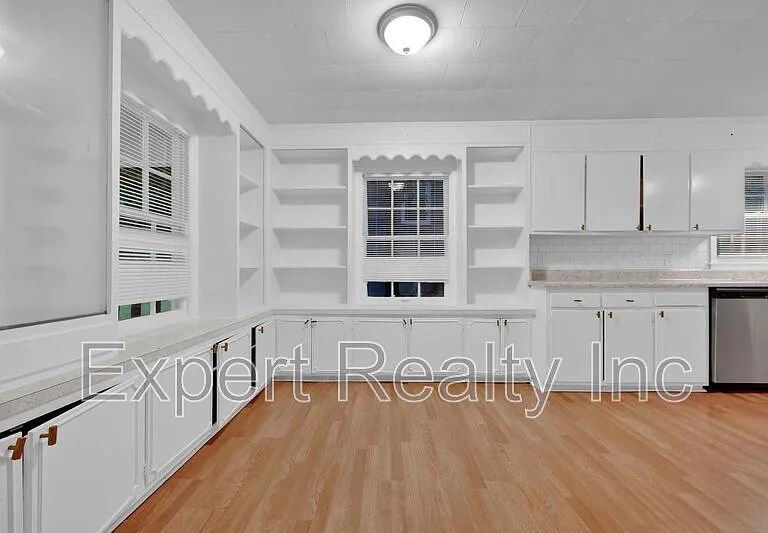 900 75th St S — Photo 3