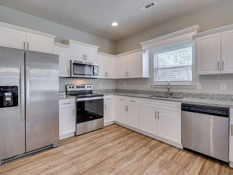 340 Fox Haven Dr — Photo 12