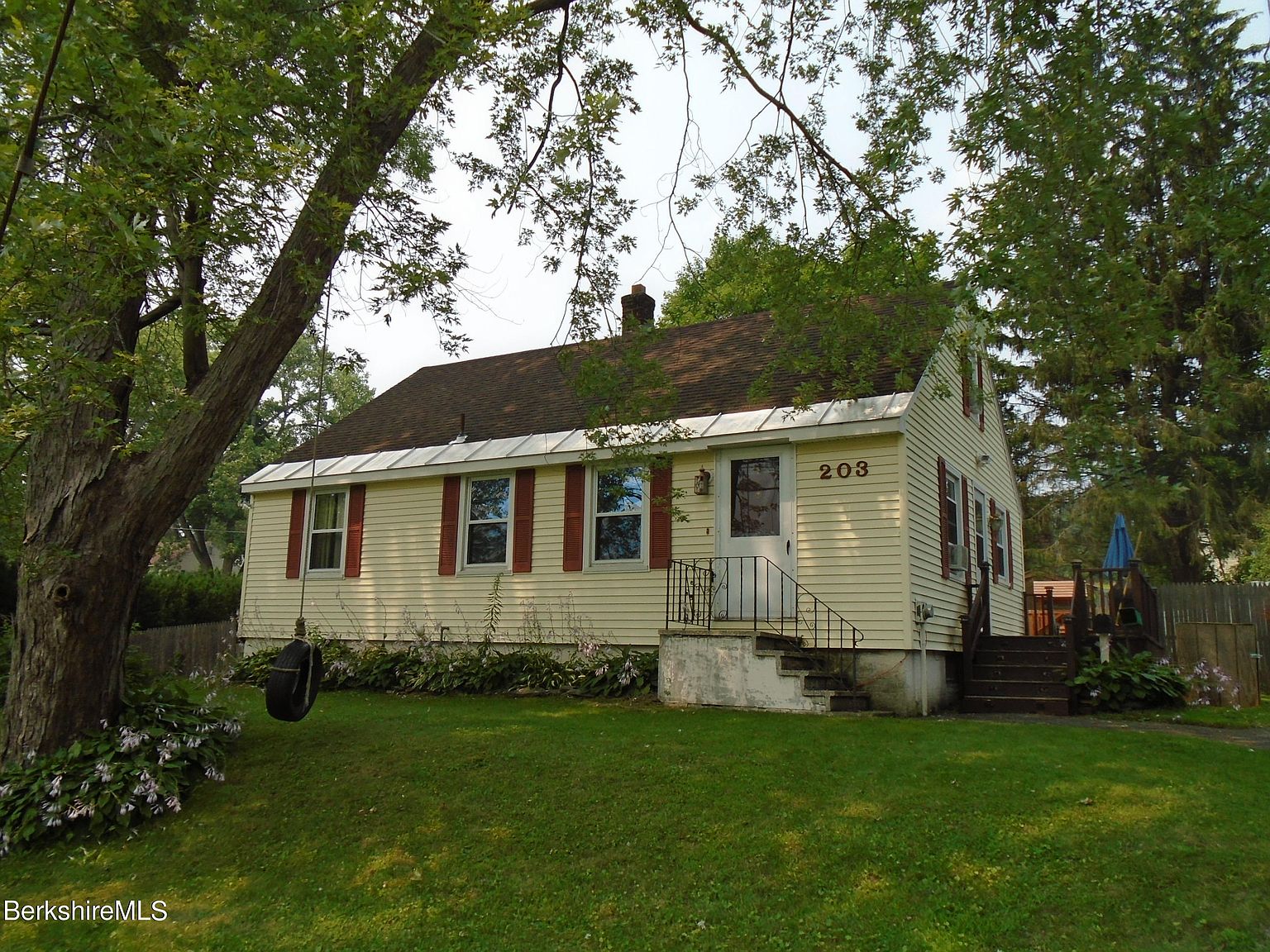 203 Connecticut Ave, Pittsfield, MA 01201 Zillow