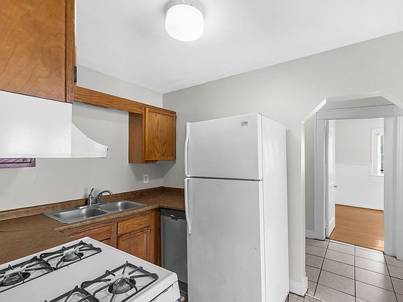 4th image of 1411 14th St S #2