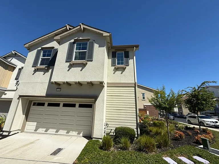 7219 Carneros Ln — Photo 2