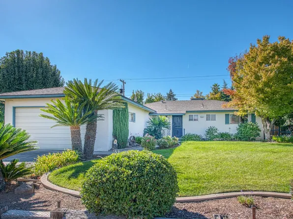 572 W Pico Ave, Clovis, CA 93612