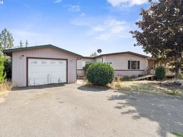 113 Stella Ct, Roseburg, OR 97471