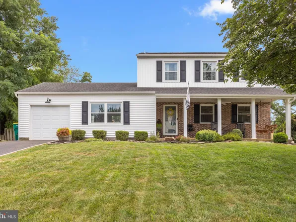 10 Alscot Cir, Langhorne, PA 19047