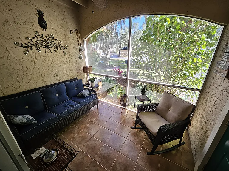 front lanai off of living room