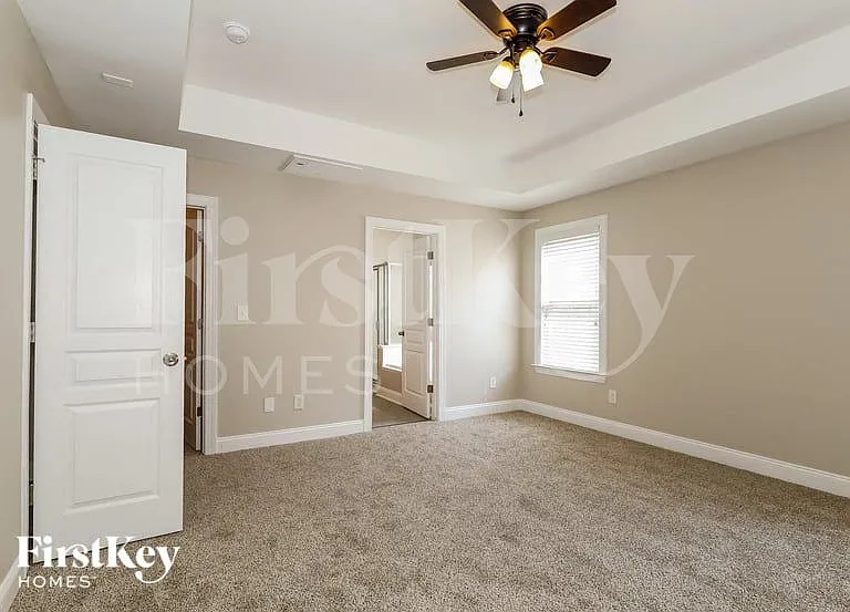 1005 Phar Lap Dr — Photo 9