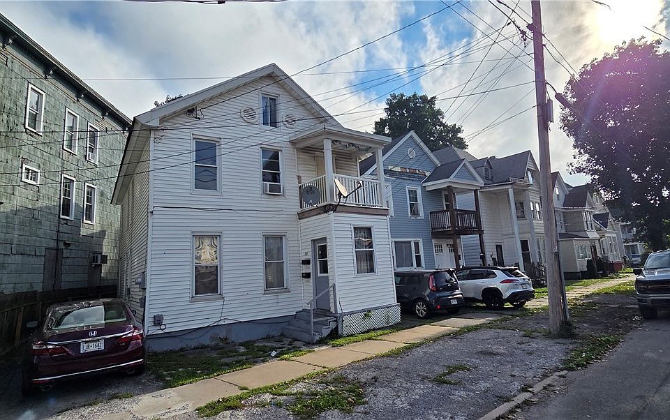 1st image of 745 Mary St