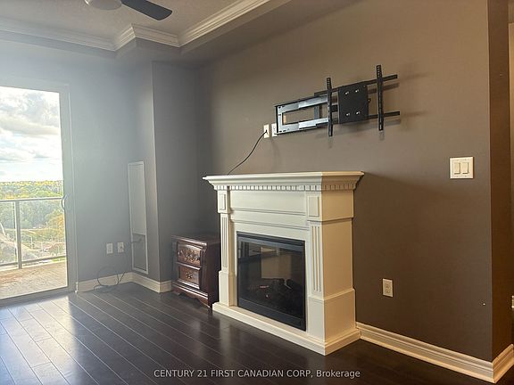 5th image of 330 Ridout St N Unit 1506