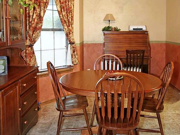 Dining area with nook for computer or buffet