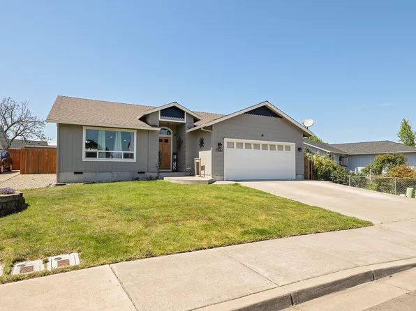 402 Hayes Ave, Medford, OR 97501