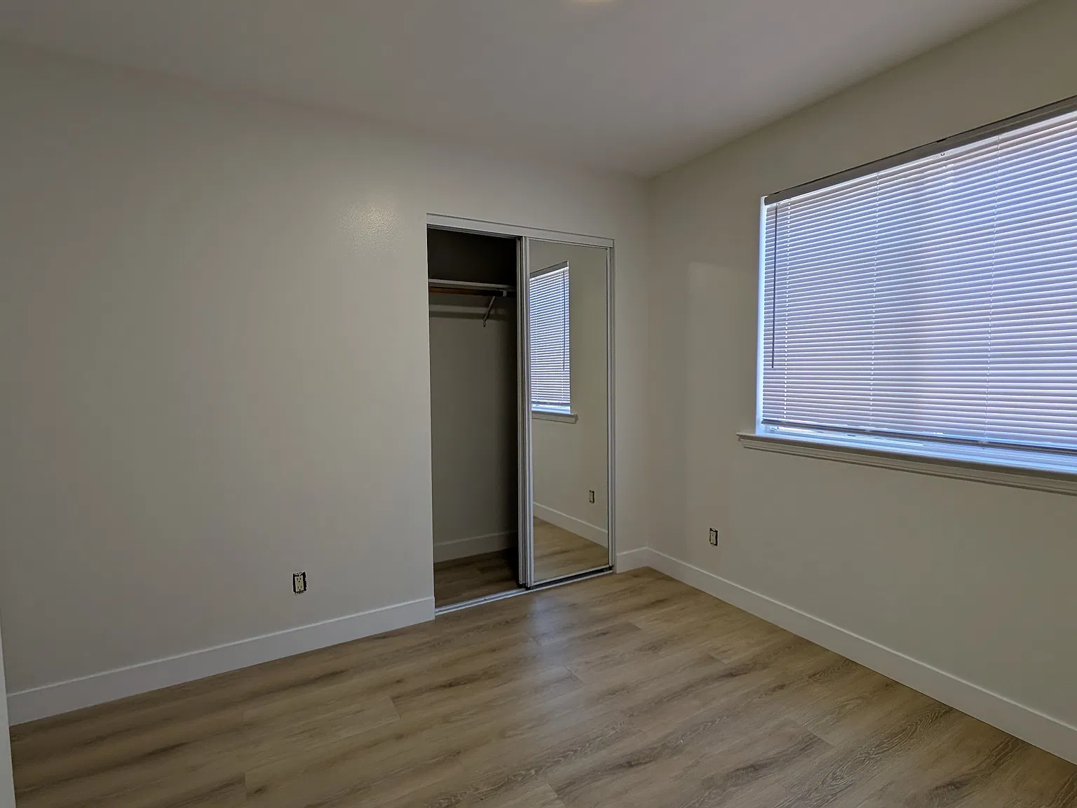 3 bed, 1400 sqft, $1,100 — Photo 3