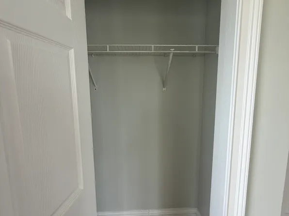 104 Oakland Ave Floor 2, Providence, RI 02908