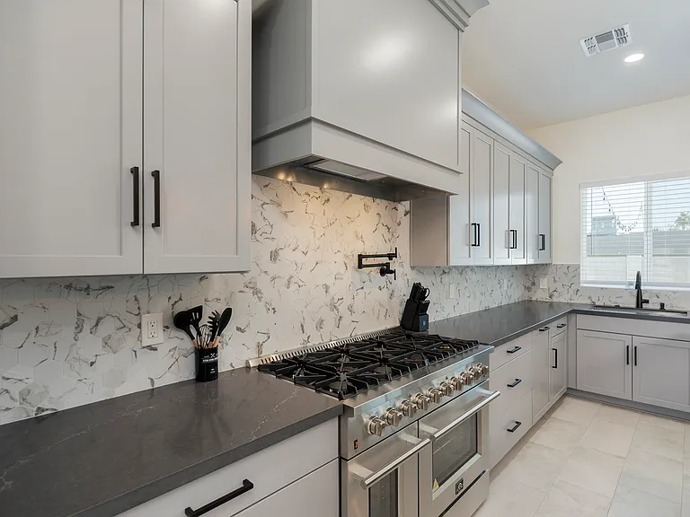 5049 E Shaw Butte Dr — Photo 40